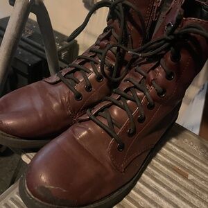 Women’s size 6 boots